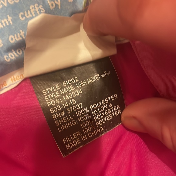 Kids Obermeyer I-Grow up up Snow Jacket with removable, fur hoodie. - Picture 5 of 5